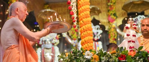 Appearance Day of Srivasa Thakur Observed in Mayapur!